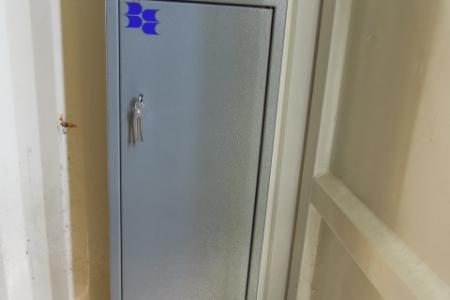 Bratton sound 6 gun locking top cabinet