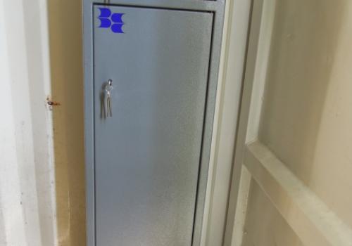 Bratton sound 6 gun locking top cabinet